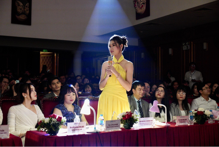 nana-model-academy-4-1686301139.png