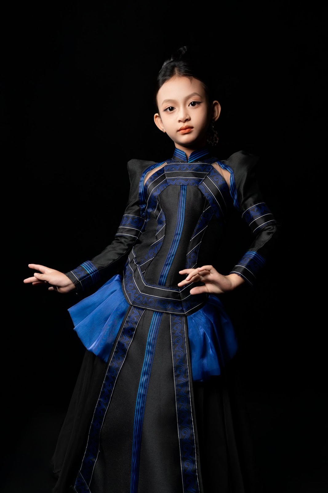 nguyen-tran-tran-chau1-1754896319.jpg