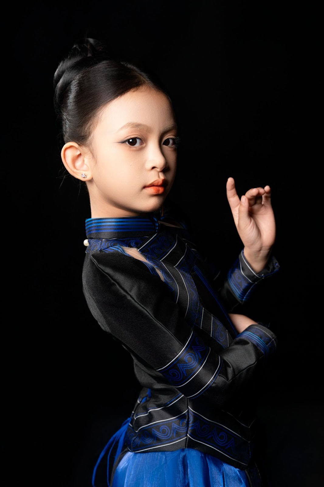 nguyen-tran-tran-chau2-1754896319.jpg