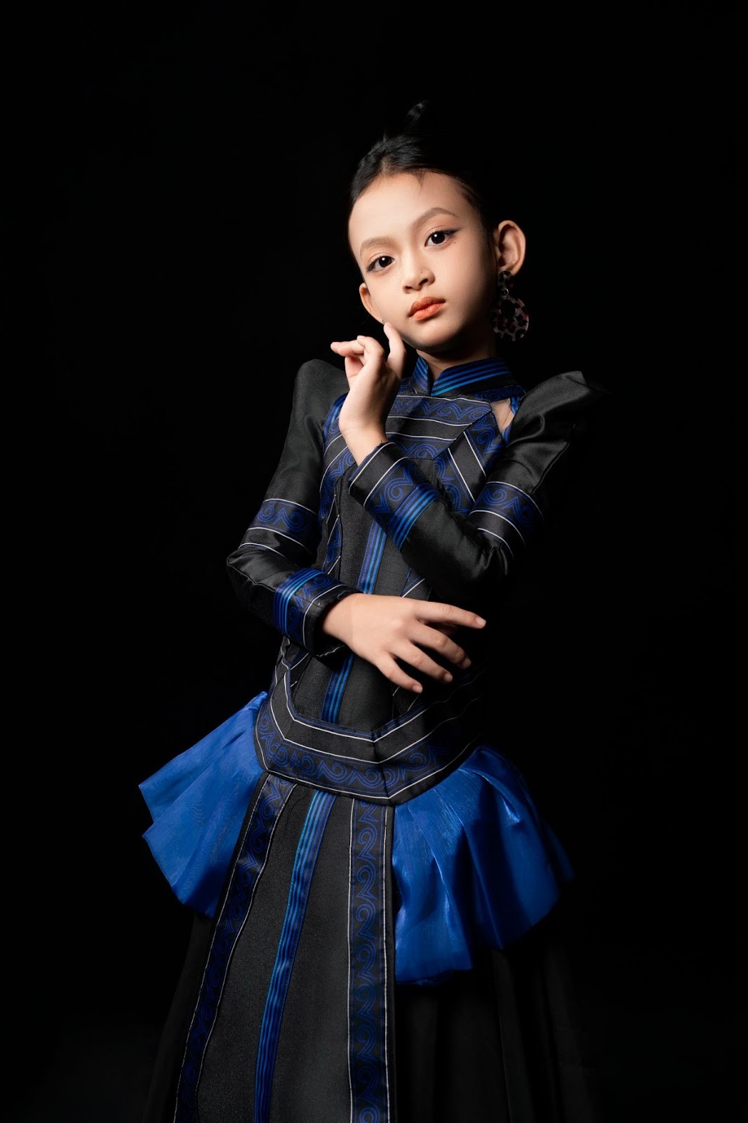 nguyen-tran-tran-chau3-1754896319.jpg