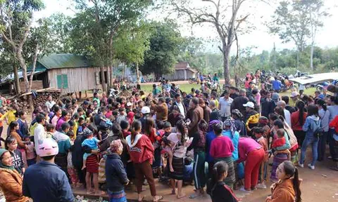 Chương Trình Từ Thiện: San Sẻ Yêu Thương - Áo Ấm Đến Trường