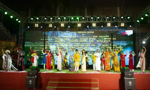 Á hậu Lê Thị Khánh Vân tham gia trình diễn tại Lễ hội Áo dài Thành Tuyên 2023