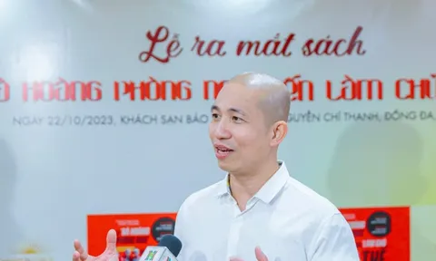 Tung Hoàng Gia Bùi Xuân Hiếu chắp bút cho "Từ bà hoàng phòng ngủ đến làm chủ thế giới”