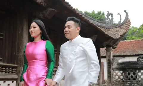 NSƯT Hương Giang trong trang phục của NTK Thạch Linh