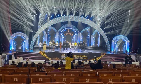 Bà Đặng Gia Bena đầu tư tiền tỷ vào sân khấu chung kết Hoa hậu Doanh nhân Việt Nam Toàn cầu 2022