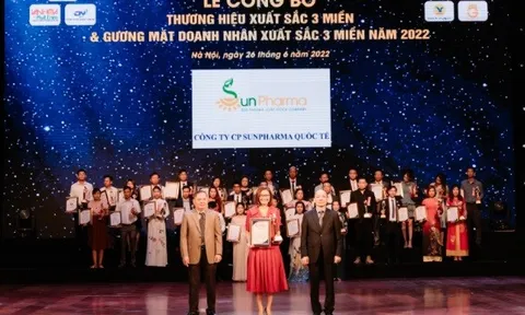 Công ty CP Sunpharma Quốc tế được vinh danh TOP 10 Thương hiệu xuất sắc ba miền năm 2022
