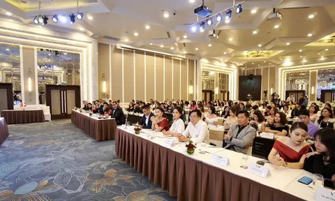 Phụ nữ hiện đại, xinh đẹp, tự chủ, tỏa sáng nói gì trong chương trình Talkshow “Sống bõ đời Phụ nữ”